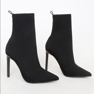 BRAND NEW Steve Madden Dianne Ribbed Sock Boots ✨